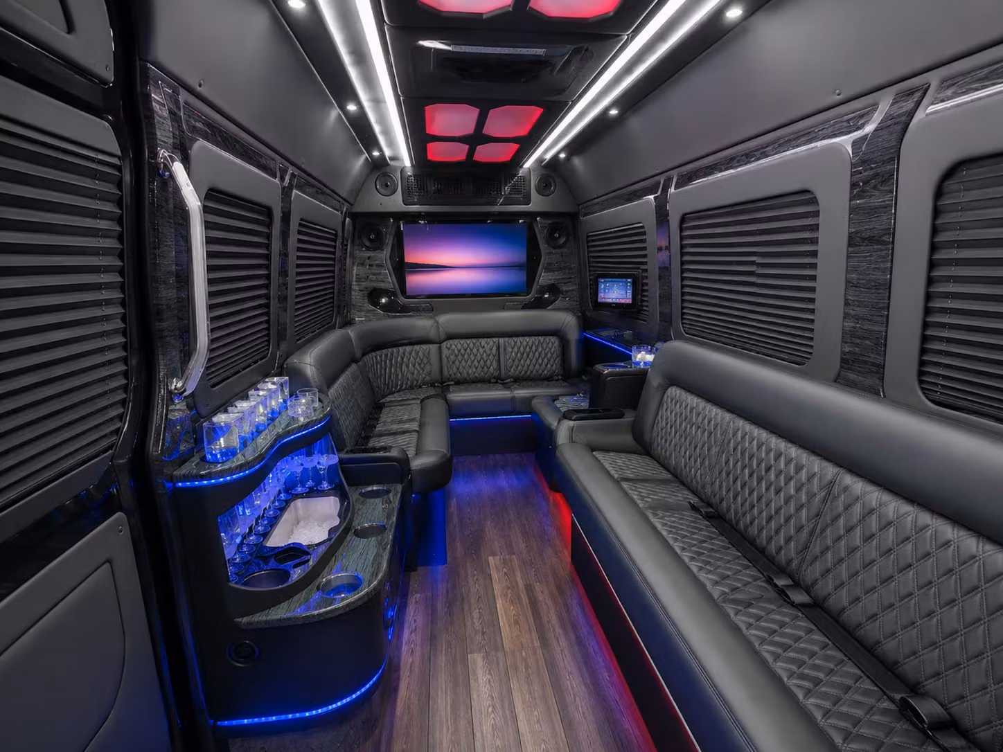 airport transfers for government travelers flying through sea tac