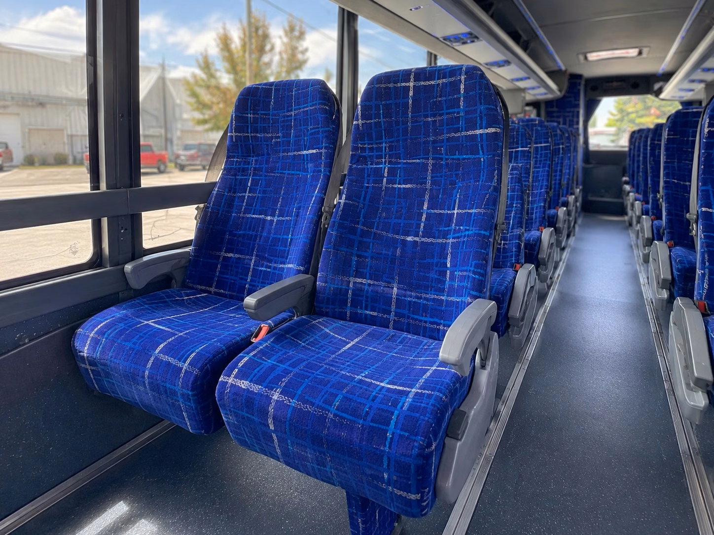 shuttle buses for kent wedding guests staying near sea tac airport
